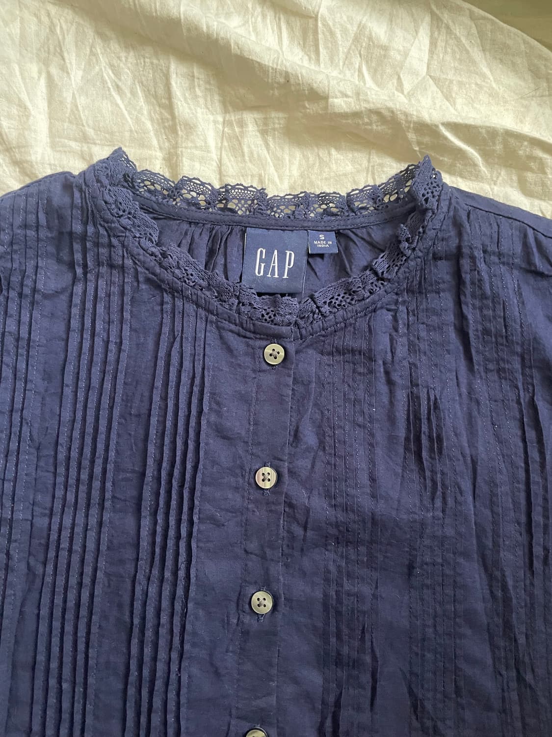 GAP 네이비 레이스넥 블라우스 / 퍼프 반팔 상품이미지3