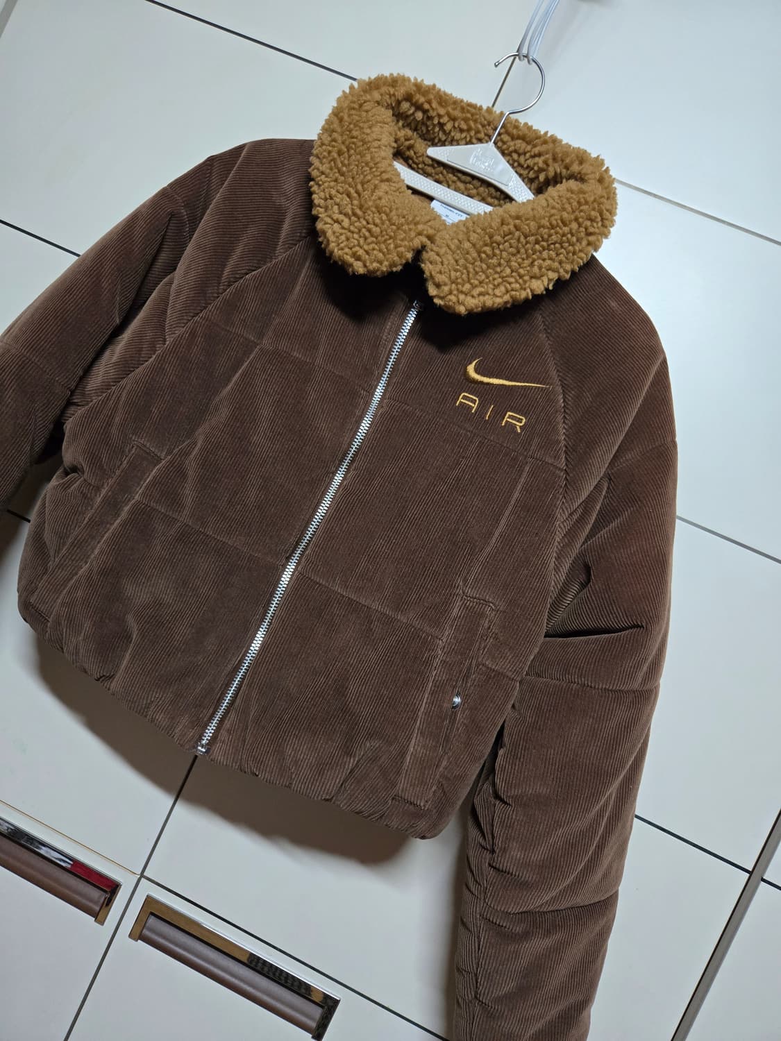나이키 에어 코듀로이 우먼스 브라운 크롭 패딩 상품이미지2