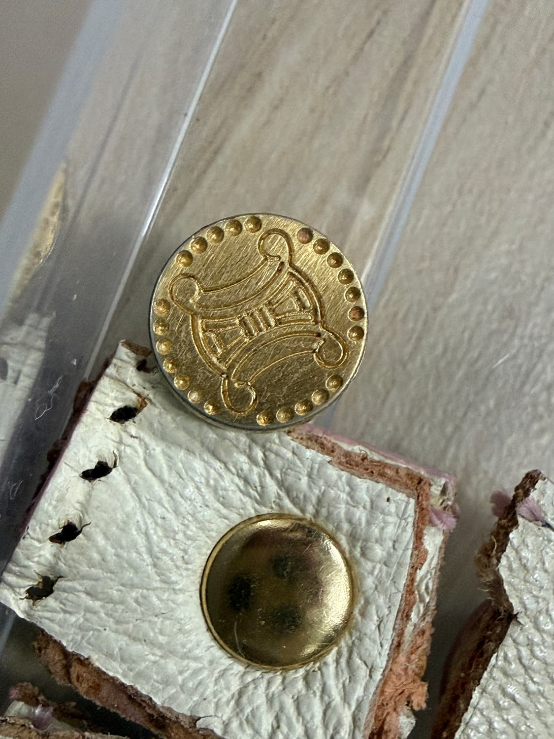 셀린느 빈티지 단추 상품이미지1