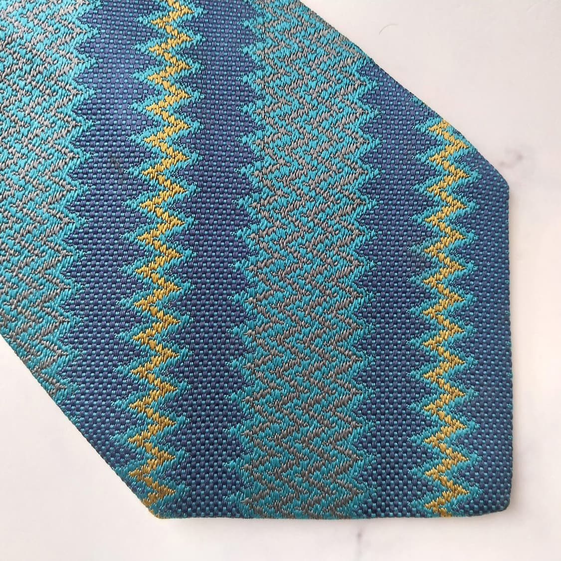 미쏘니 실크 청녹색 지그재그 패턴 넥타이 9.4cm A+등급 K1830
 상품이미지8