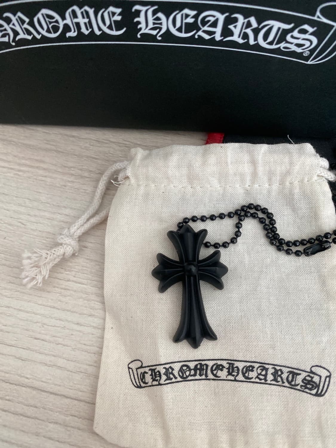 크롬하츠 실리크롬 ch 크로스 펜던트 블랙 2022/2023 상품이미지1