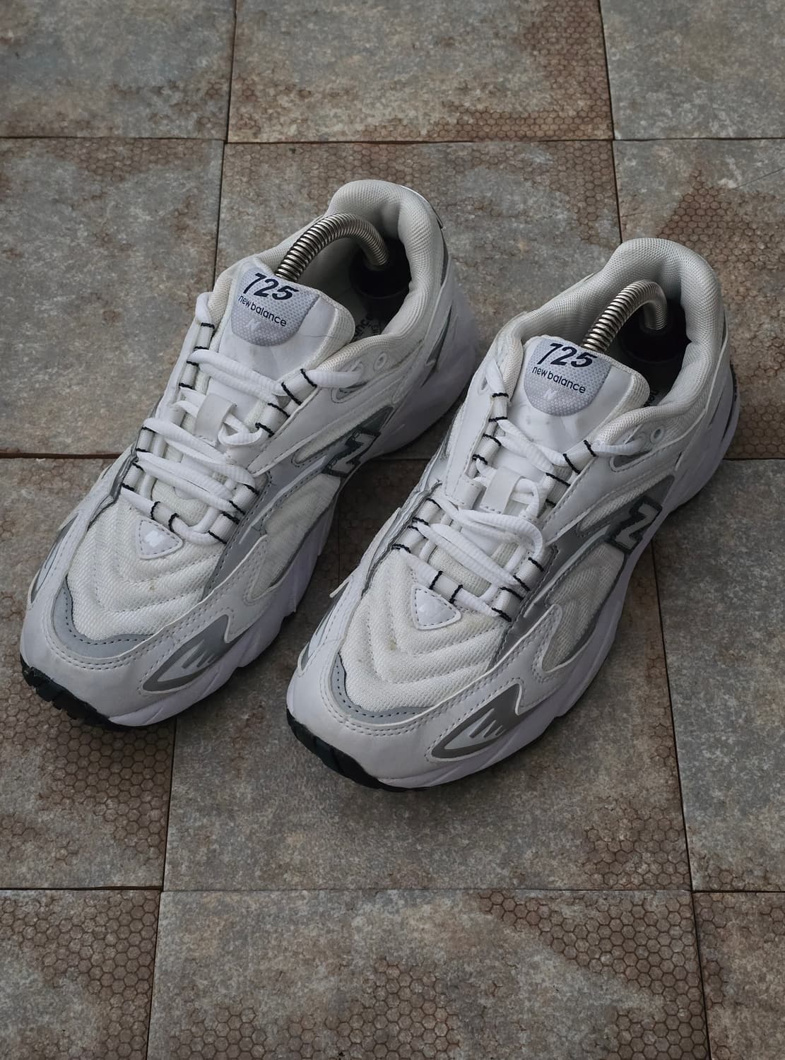 (235)뉴발란스 725 화이트 상품이미지1