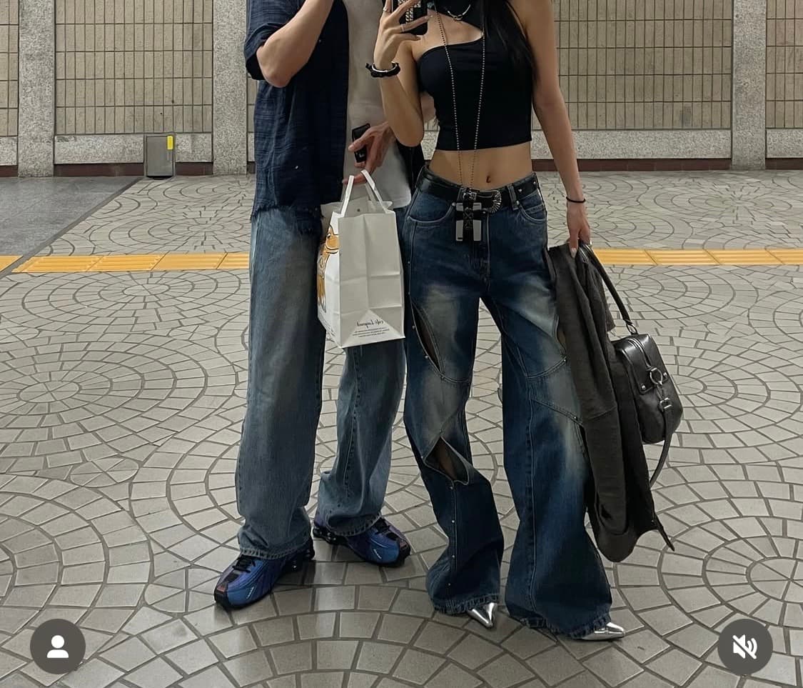 [인플루언서 보배님 착용] [원가_198,000원] 딜레탕티즘 데님 팬츠 상품이미지1