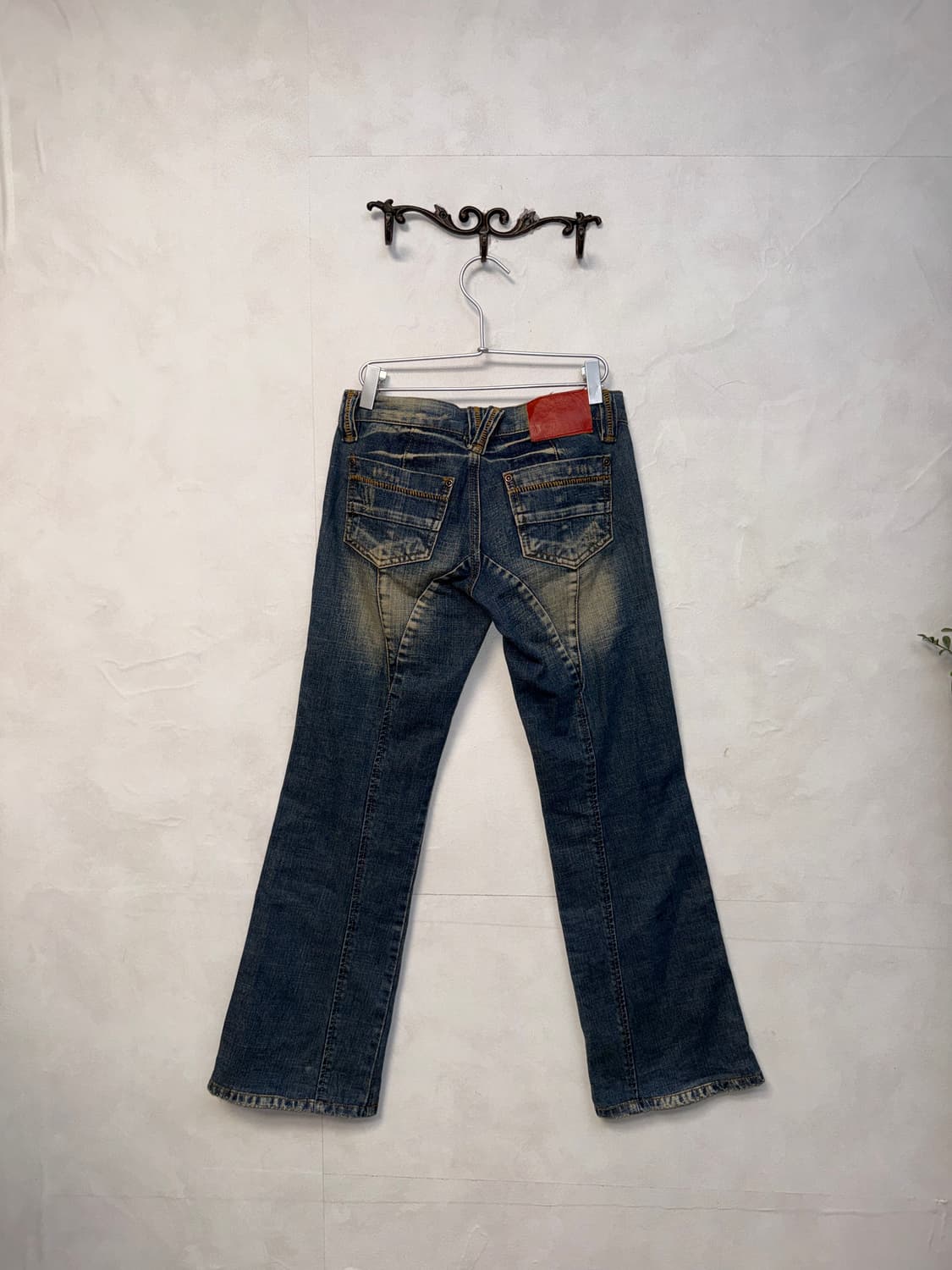 Washing denim lowrise bootscut pants  상품이미지4