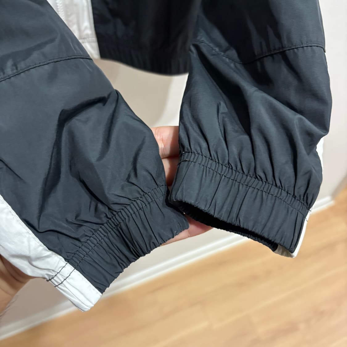 나이키 여성 백스우시 바람막이 블랙 S 상품이미지4