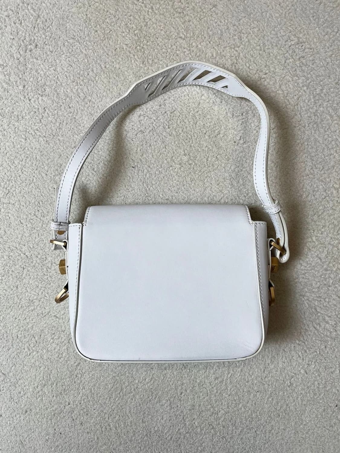 오프화이트 바인더 클립 화이트 가죽 숄더백 A1870 상품이미지7