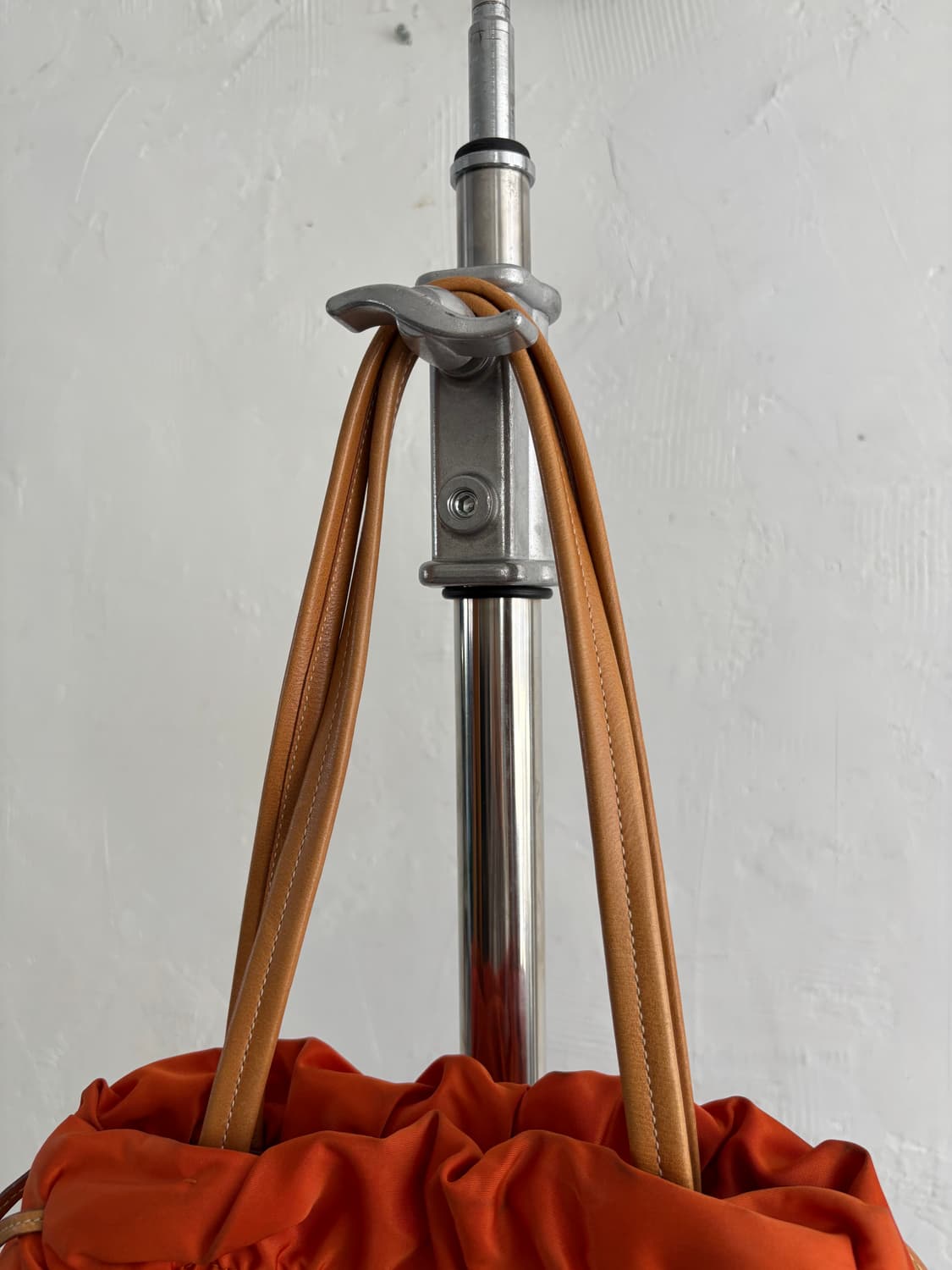 Prada 프라다 로고 드로스트링 오렌지 토트백 상품이미지3