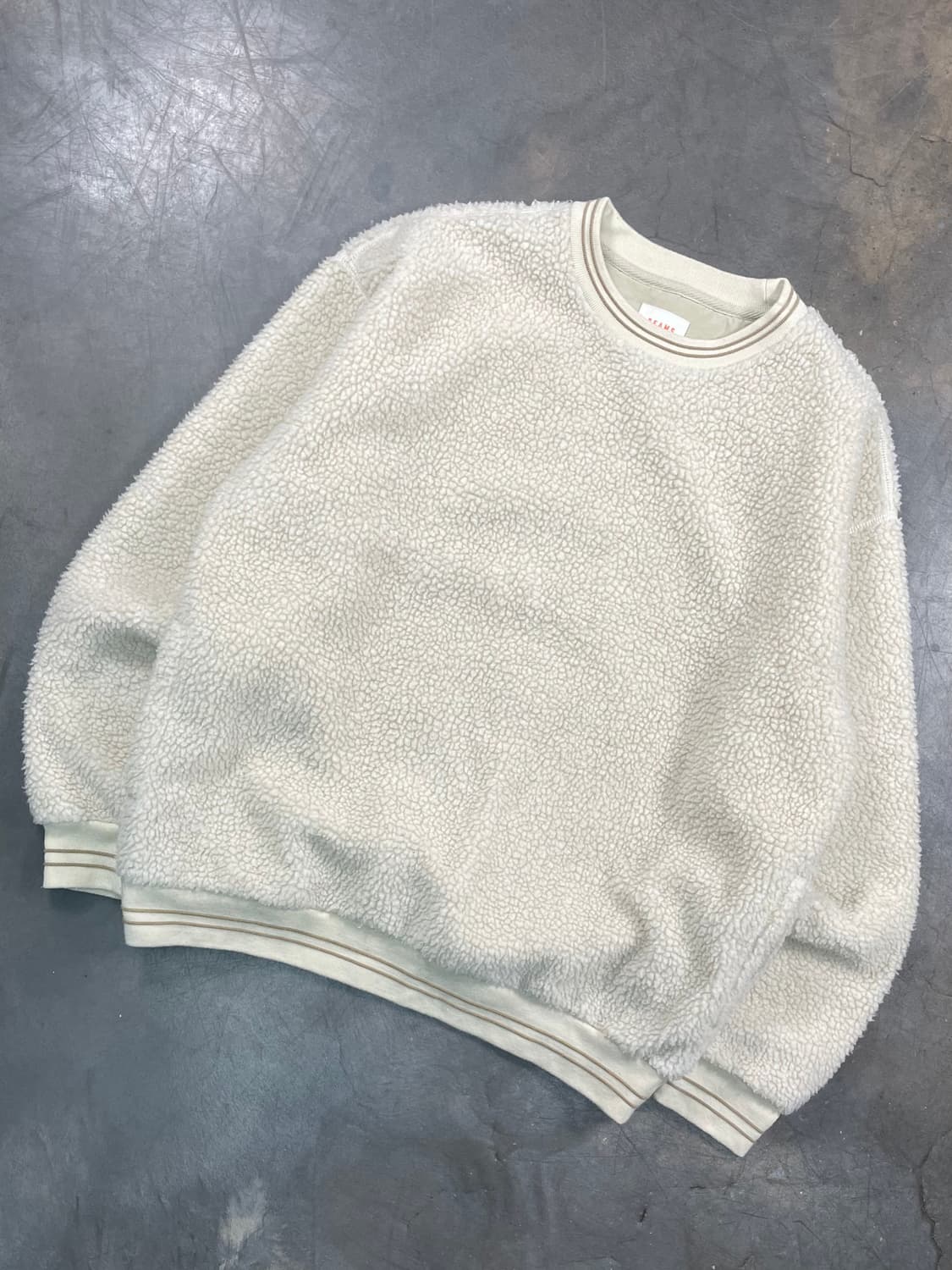 빔즈 플리스 스웻셔츠 상품이미지2