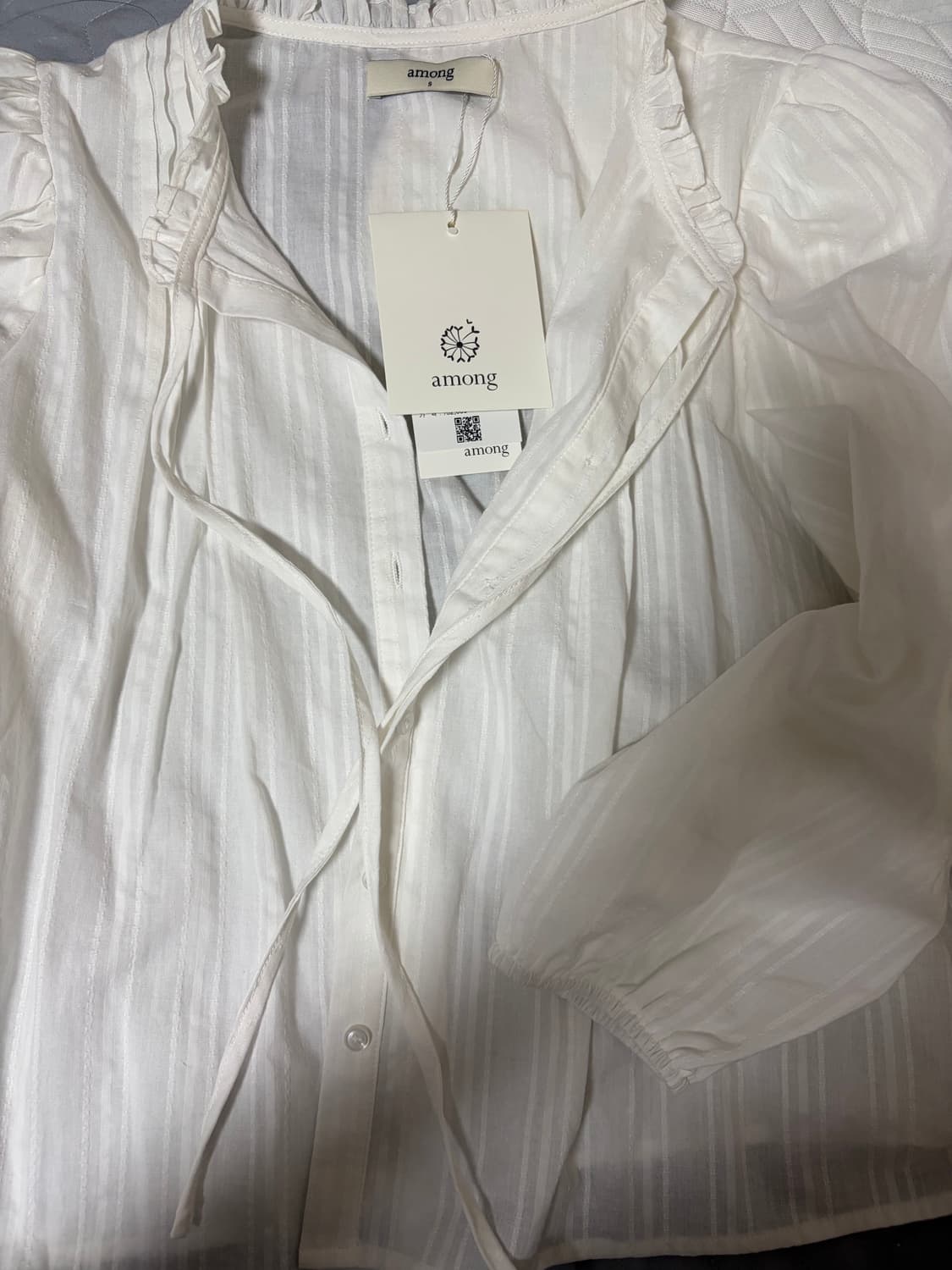 among PINTUCK RUFFLE DETAIL BLOUSE 상품이미지2