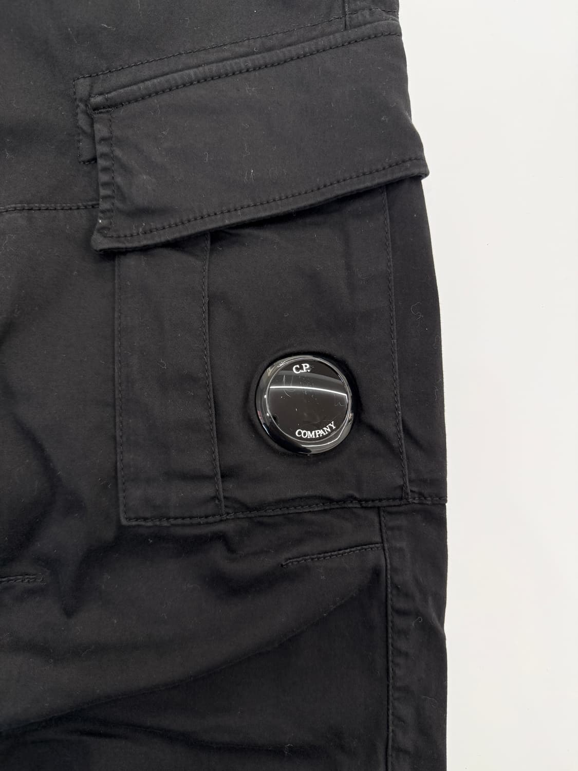 CP컴퍼니 렌즈 와펜 카고 팬츠 블랙 상품이미지3