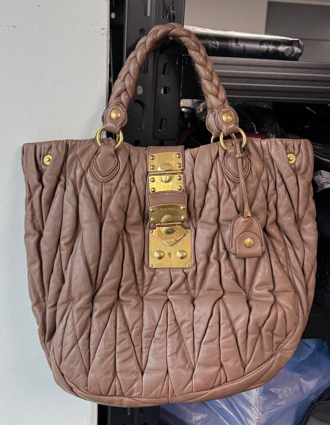 미우미우 마테라쎄 핸드백(정품) 상품이미지1