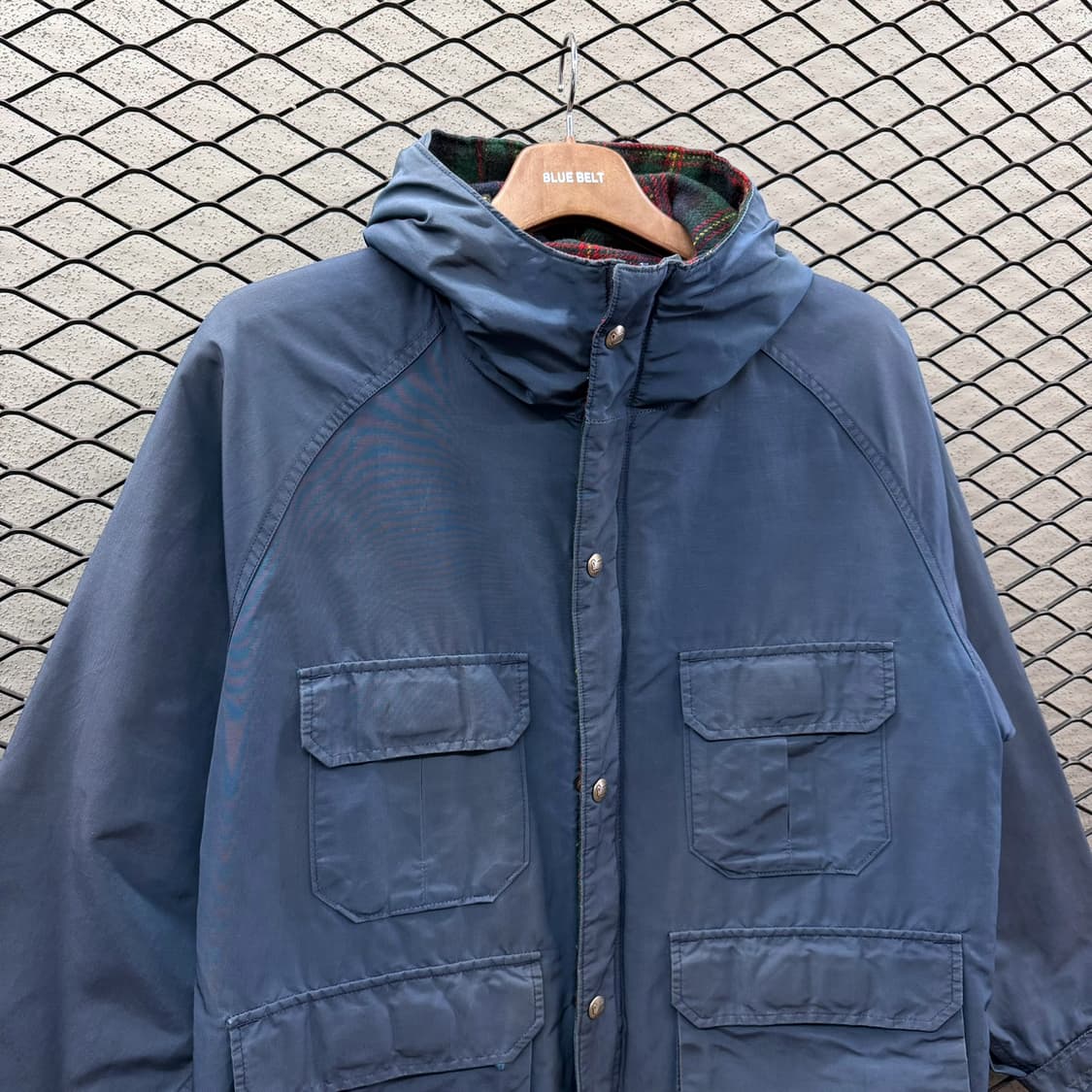 울리치 후드 마운틴파카 멀티포켓 안감체크 기모 디테일 블루 상품이미지4