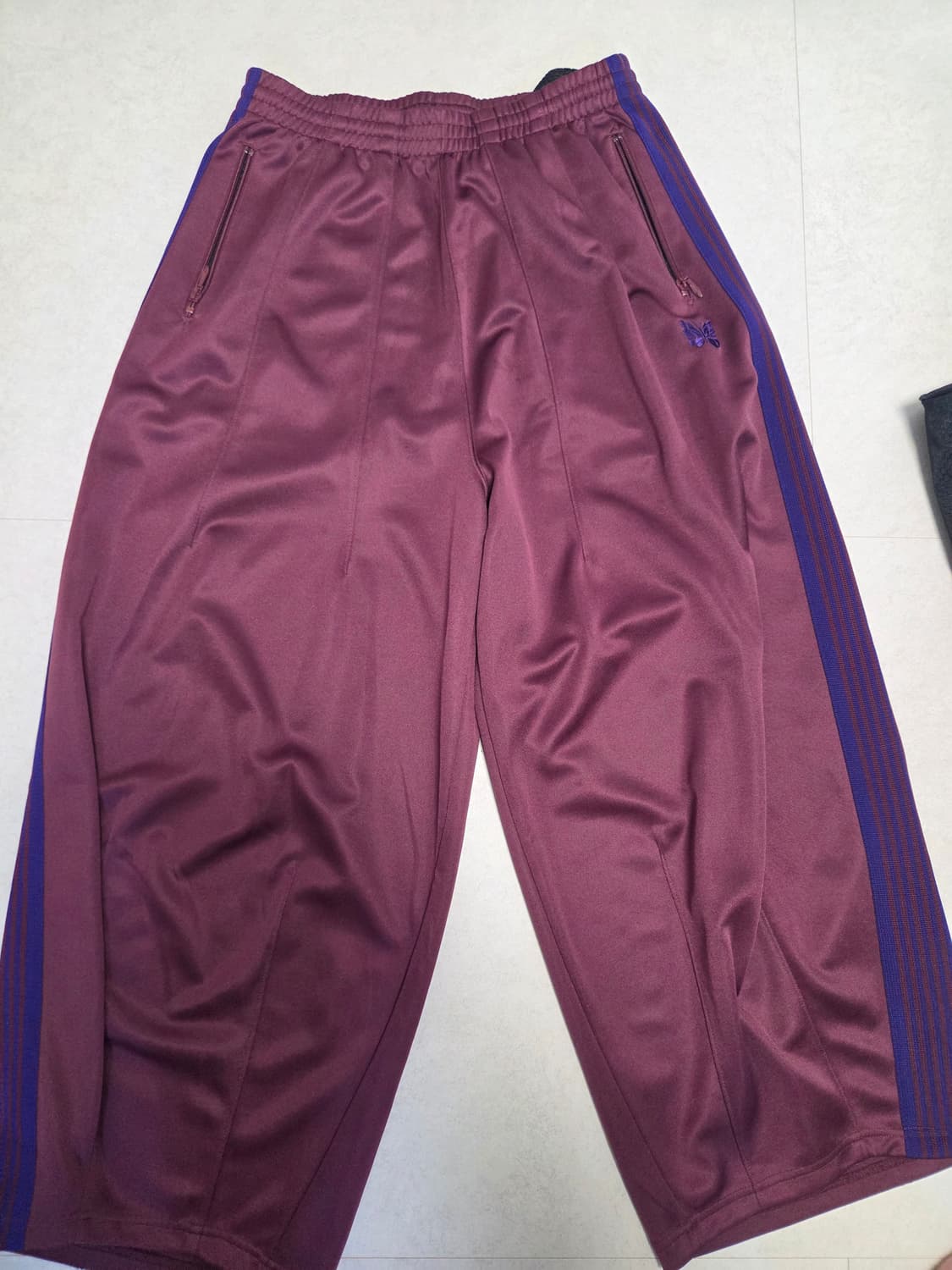 니들스 트랙팬츠 hd핏 s사이즈 버건디 상품이미지2