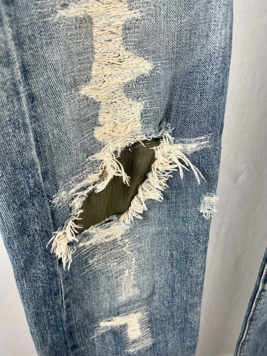 Levi's 501 데미지 연청 데님 팬츠  상품이미지4