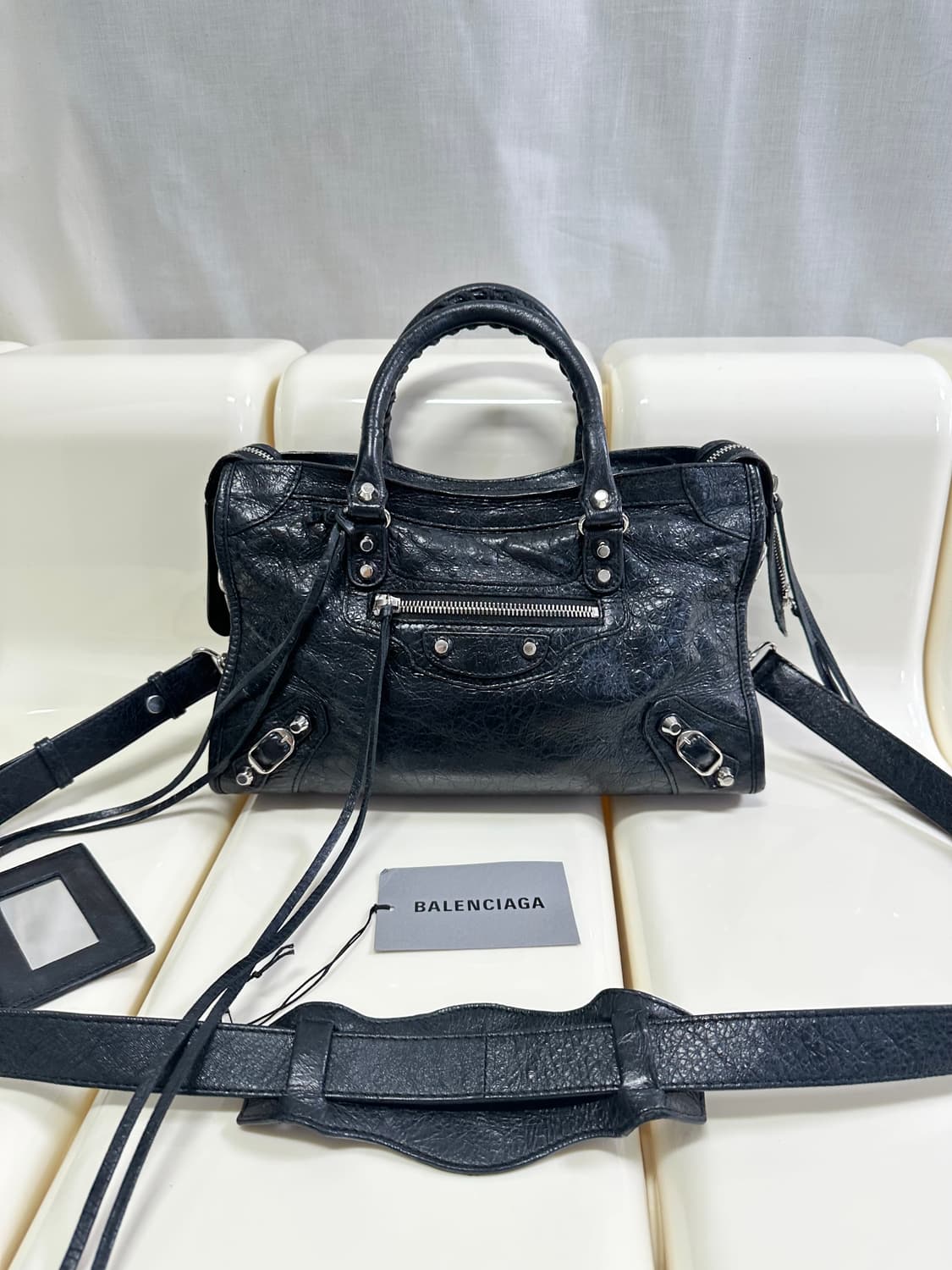 [A+ 정품] 발렌시아가 시티 모터백 스몰 블랙 상품이미지2