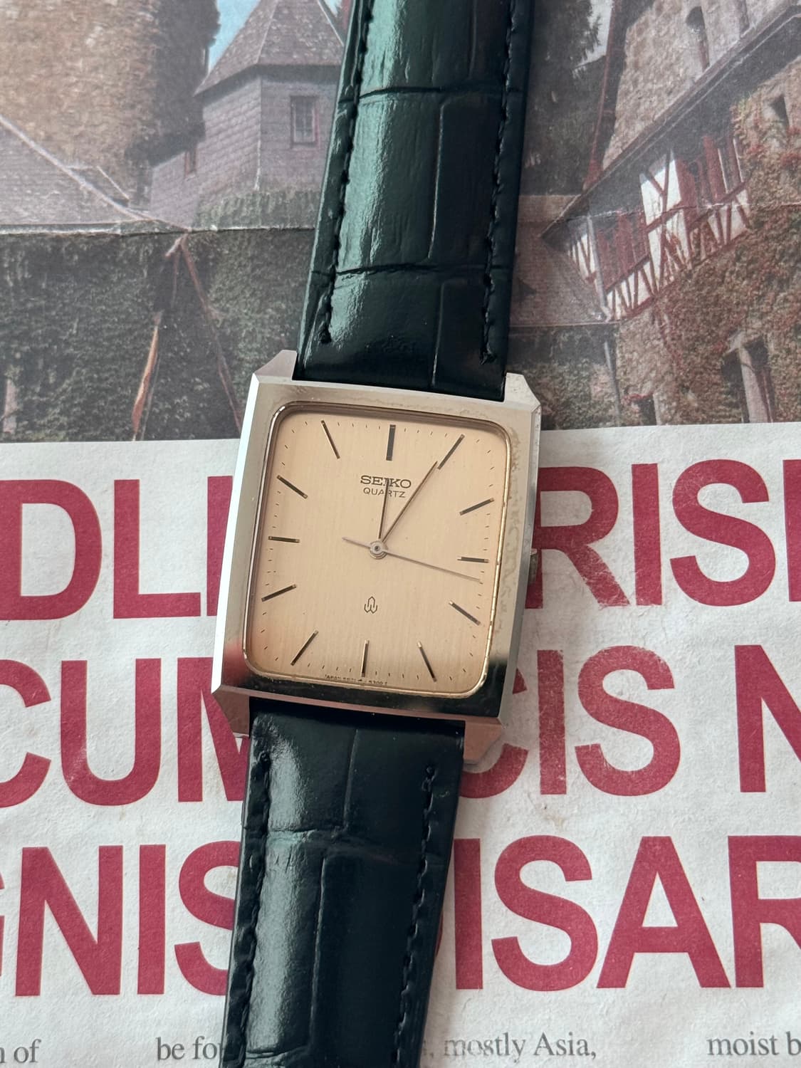 세이코 Seiko 샴페인 골드 쿼츠 스퀘어 상품이미지1