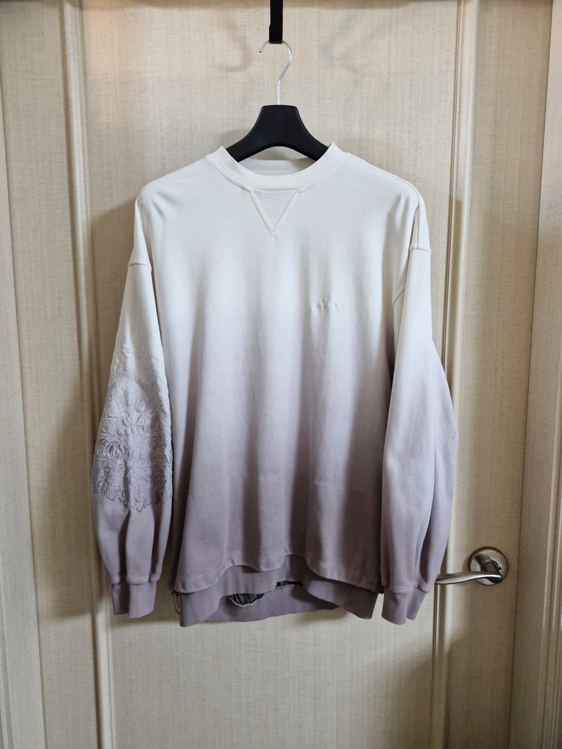 송지오옴므 그라데이션 아트워크 자수 레이어드 맨투맨 48 상품이미지1