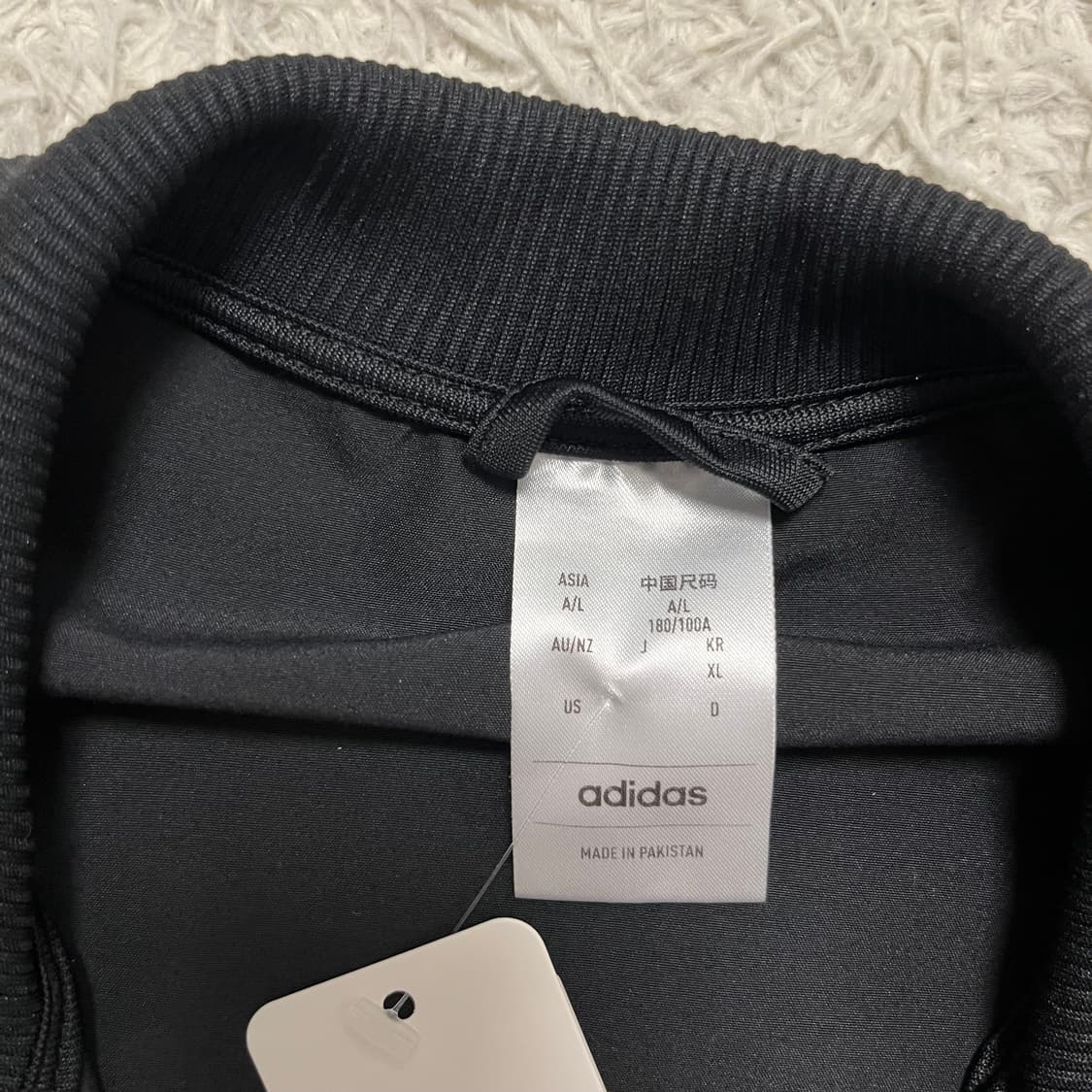 Adidas black windbreaker 상품이미지6