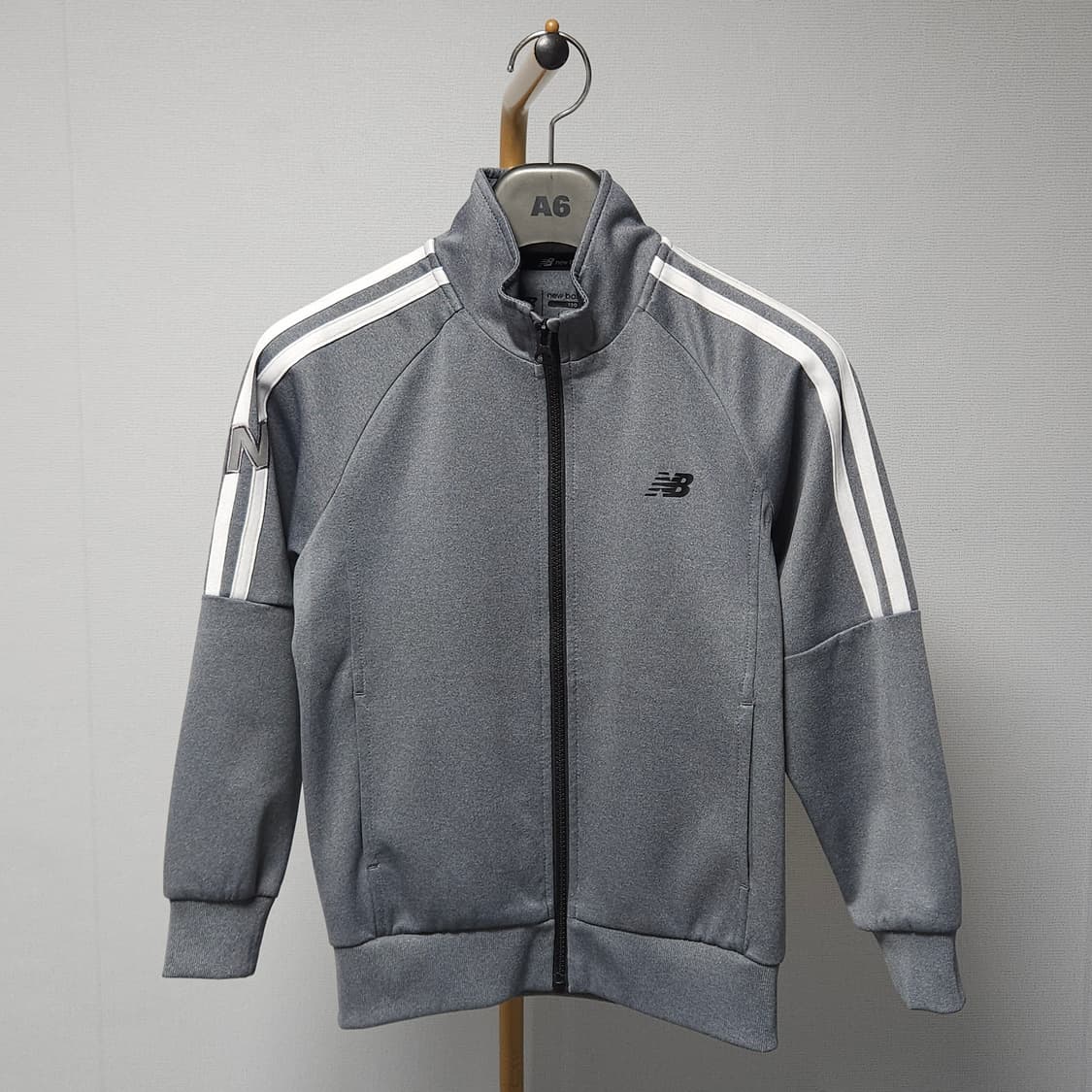 130 ) 뉴발란스 키즈 트레이닝 자켓 상품이미지1