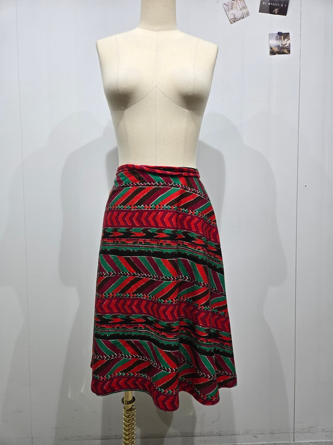 이세이미야케 랩 패턴 A라인 스커트 레드/그린 상품이미지1