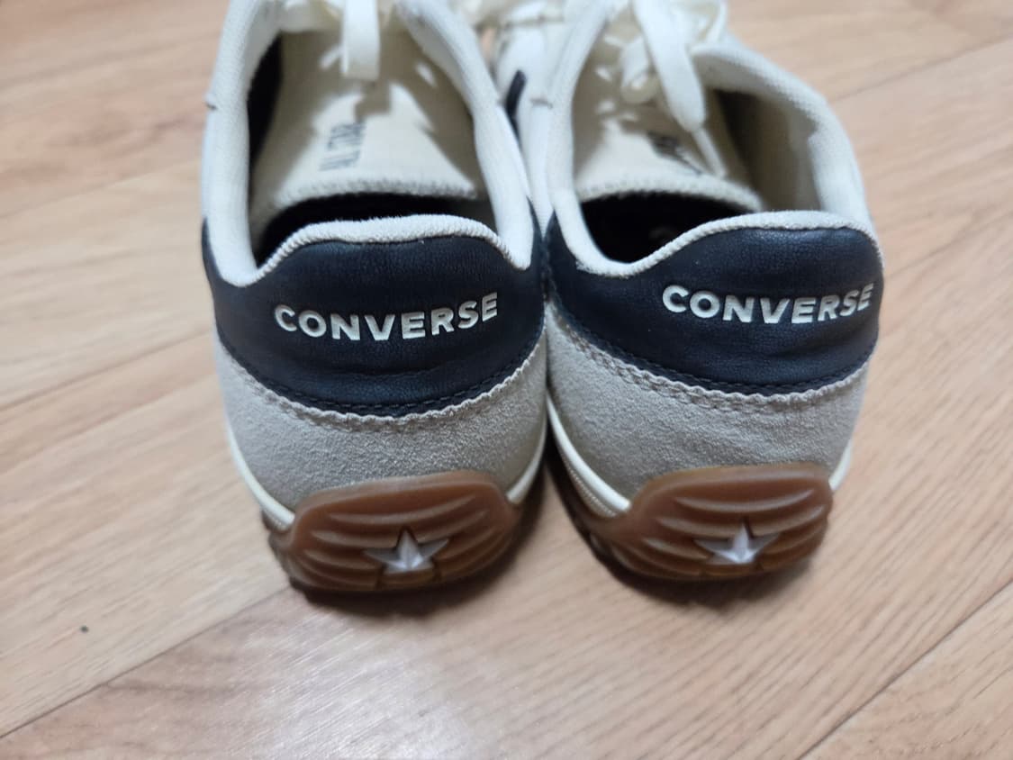 컨버스 런스타 트레이너 255 팝니다 상품이미지3