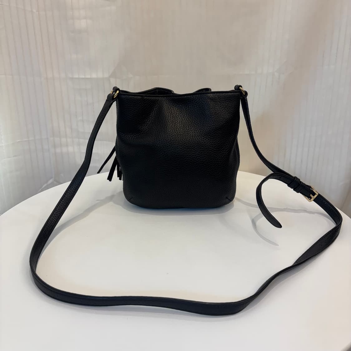 정품 마이클코어스 복조리 크로스백     상품이미지5