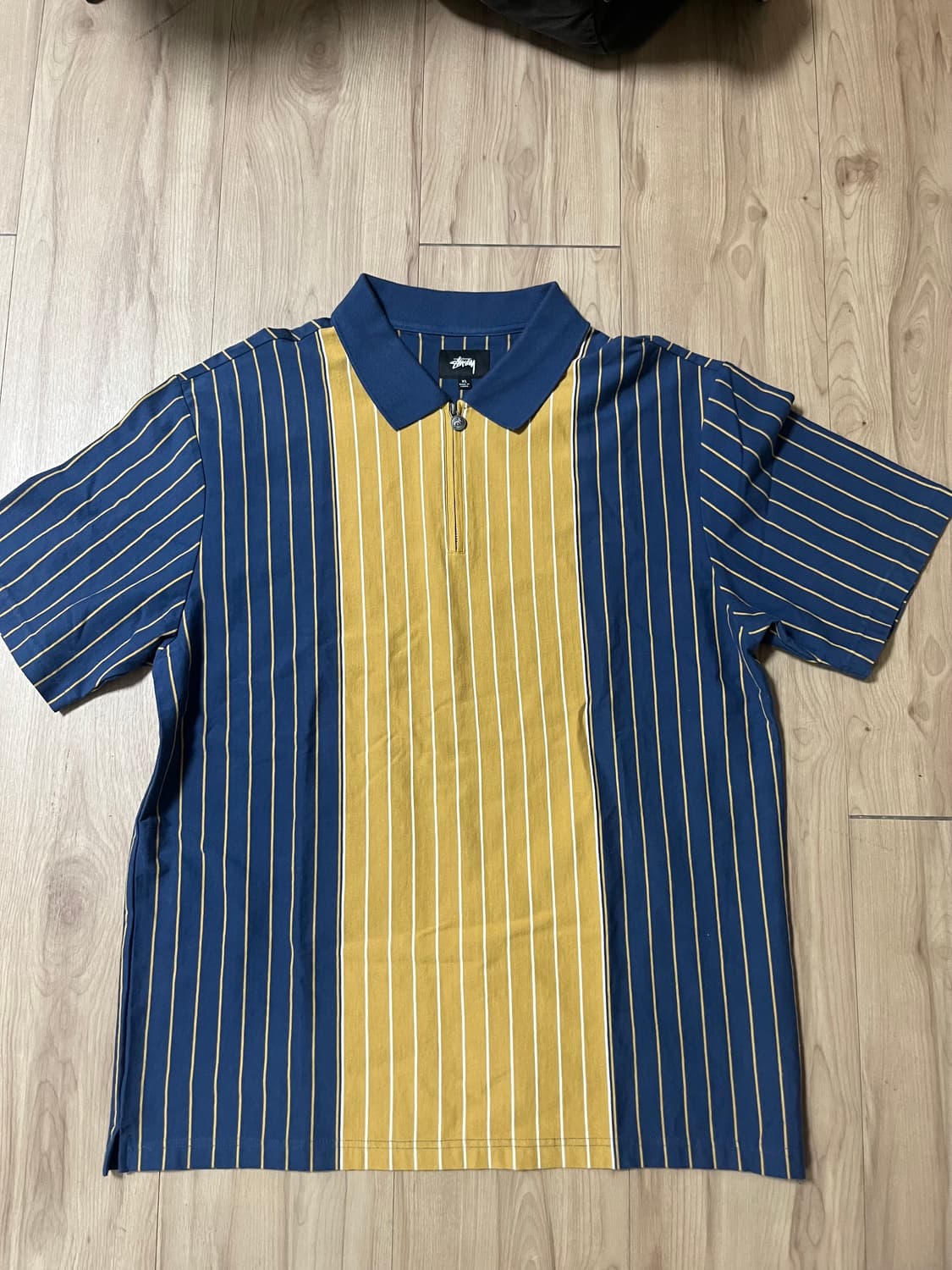 스투시 반집업 폴로 티 XL 상품이미지1