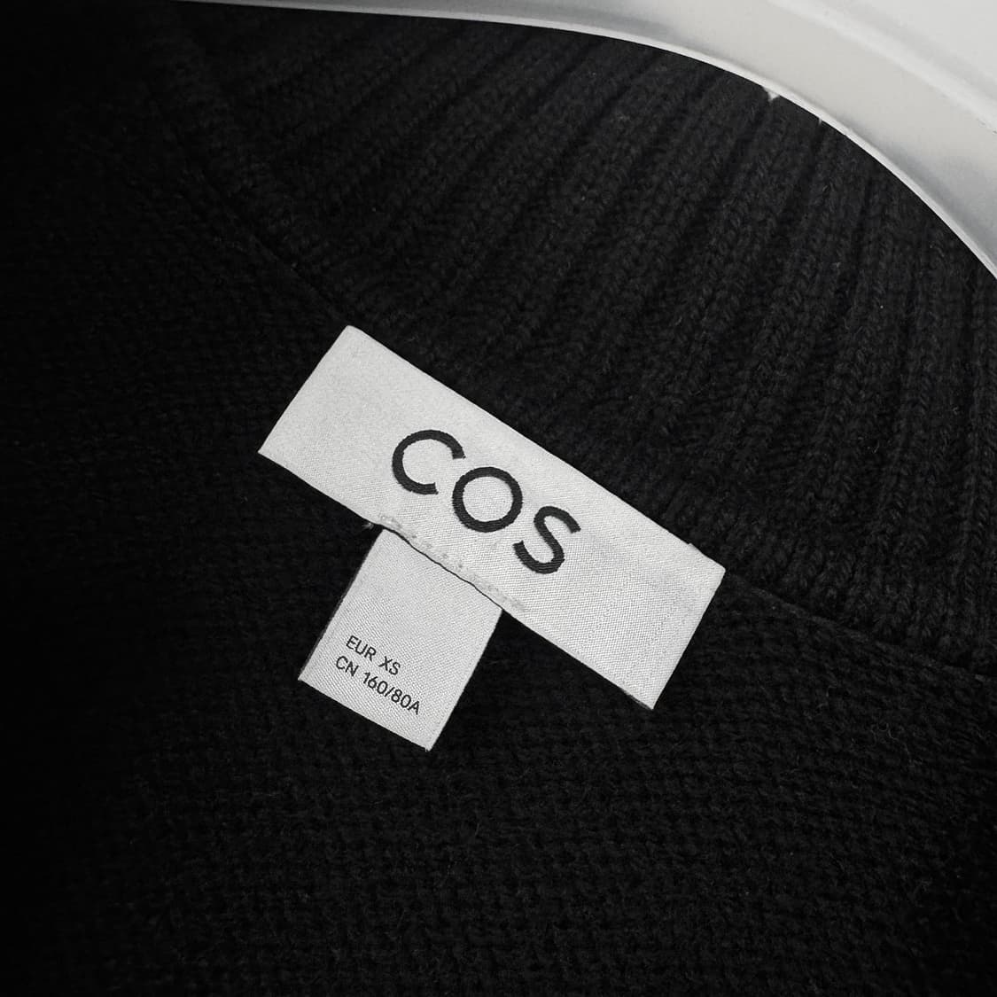 코스 COS 니트 브이넥 스웨터 상품이미지3
