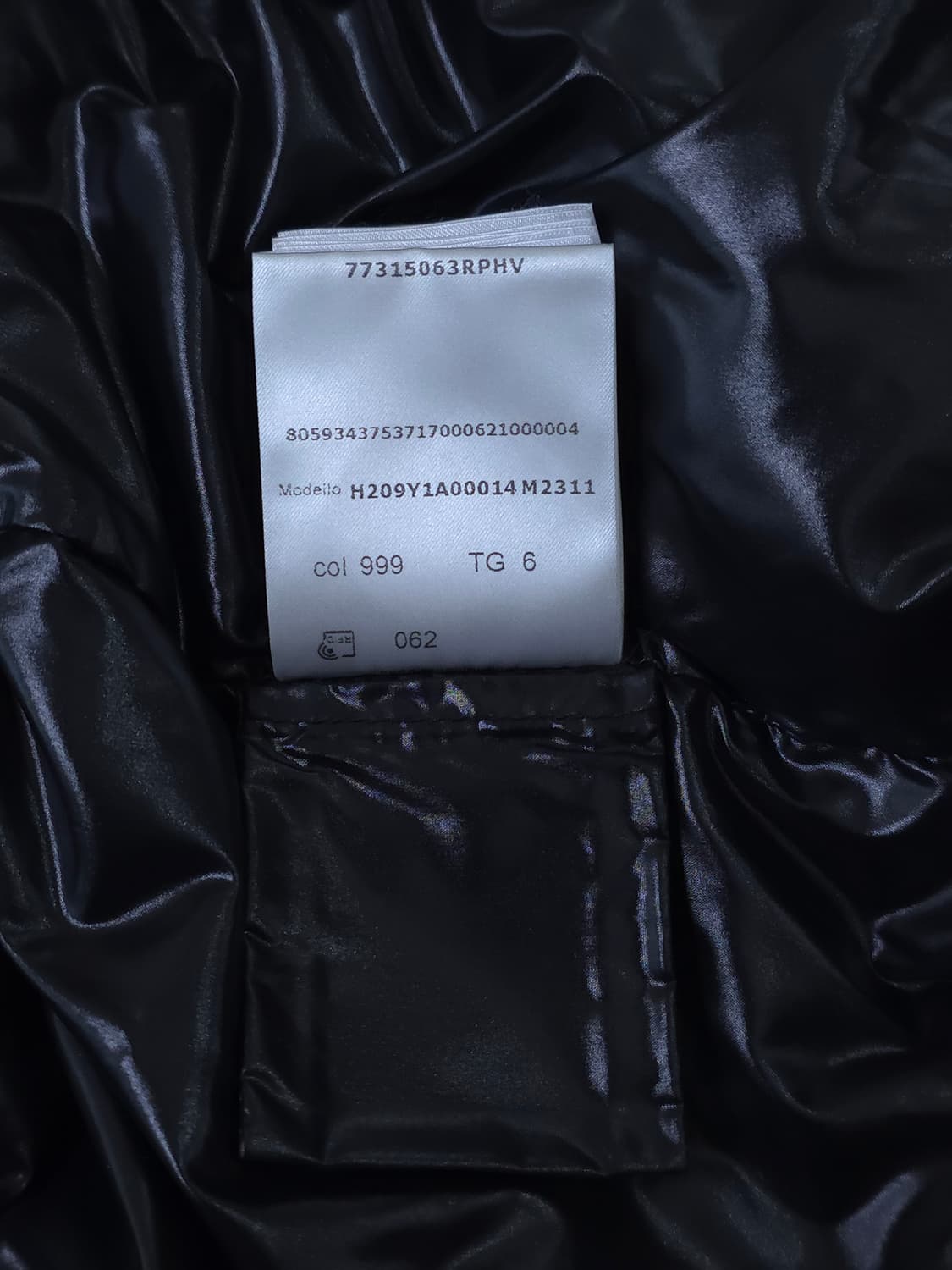 [6] 몽클레어 알릭스 22FW 알몬드 패딩 블랙 상품이미지10