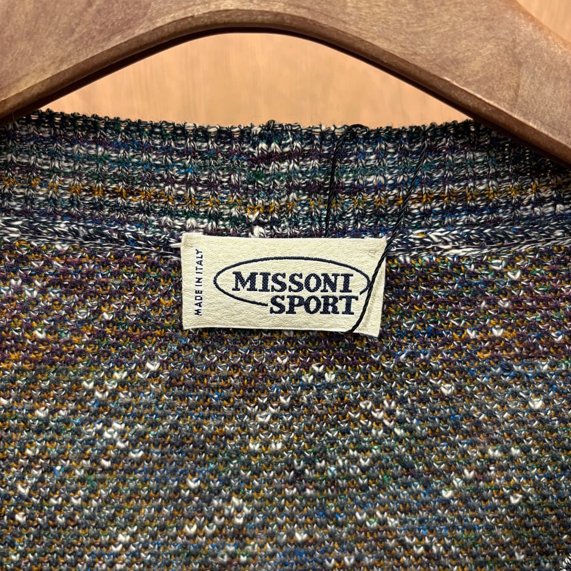 미쏘니 스포츠 브이넥 긴팔 니트 가디건 자카드 패턴 디테일 루즈핏 차콜 상품이미지6