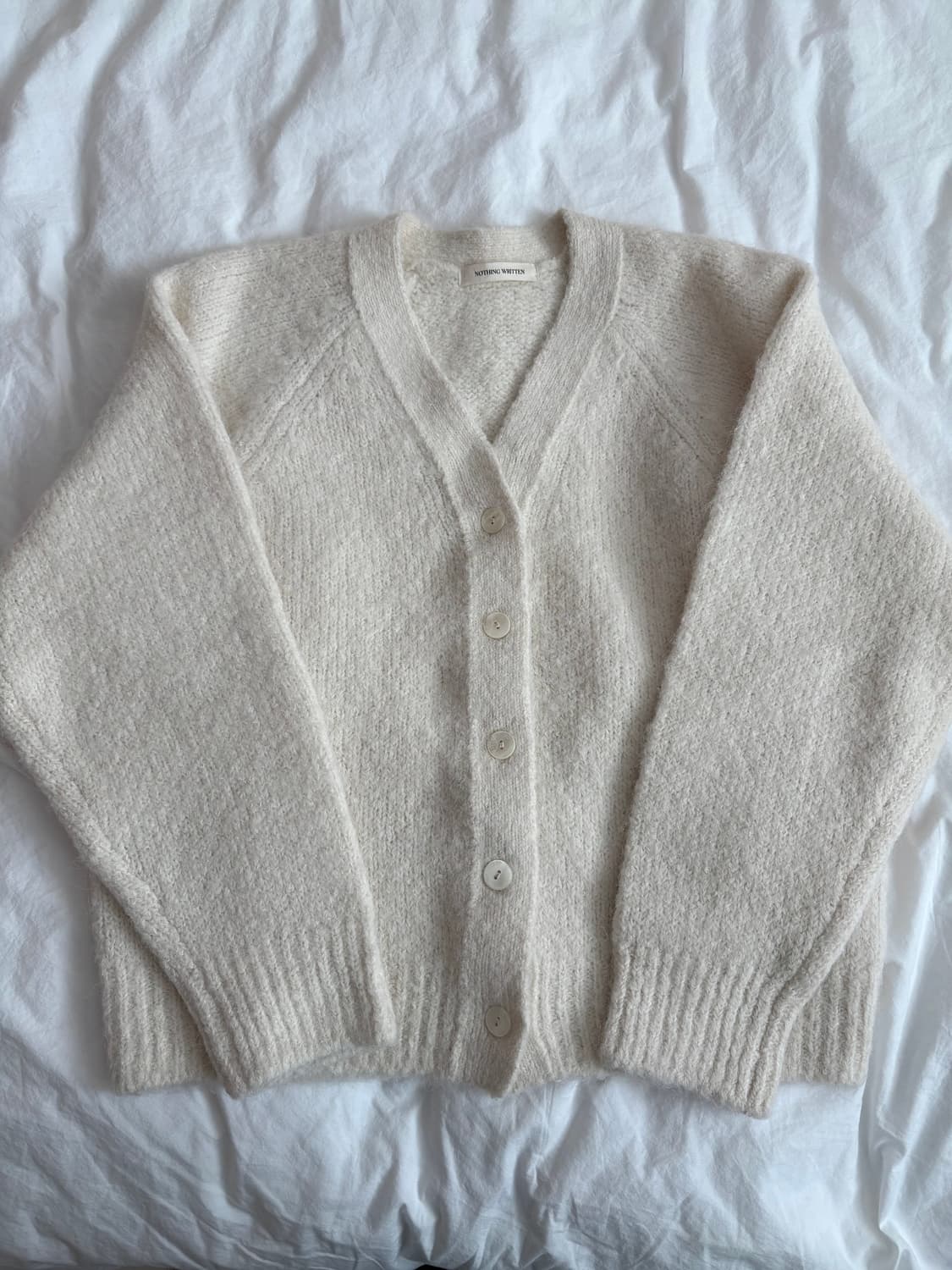 낫띵리튼 볼륨 알파카 가디건 아이보리 상품이미지8