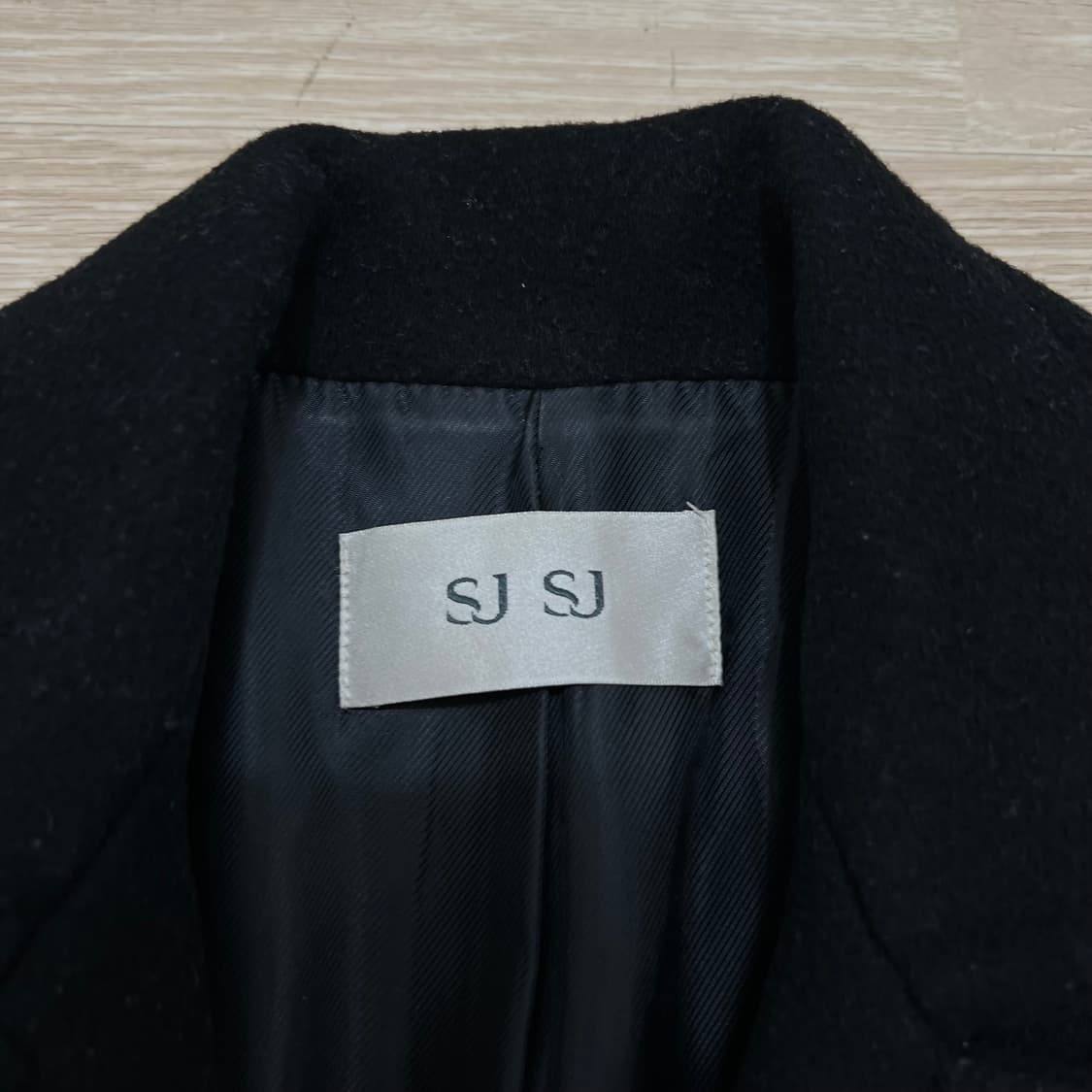 한섬 SJSJ 여성 금장 버튼 더블코트 [블랙] 76-90-155 상품이미지4