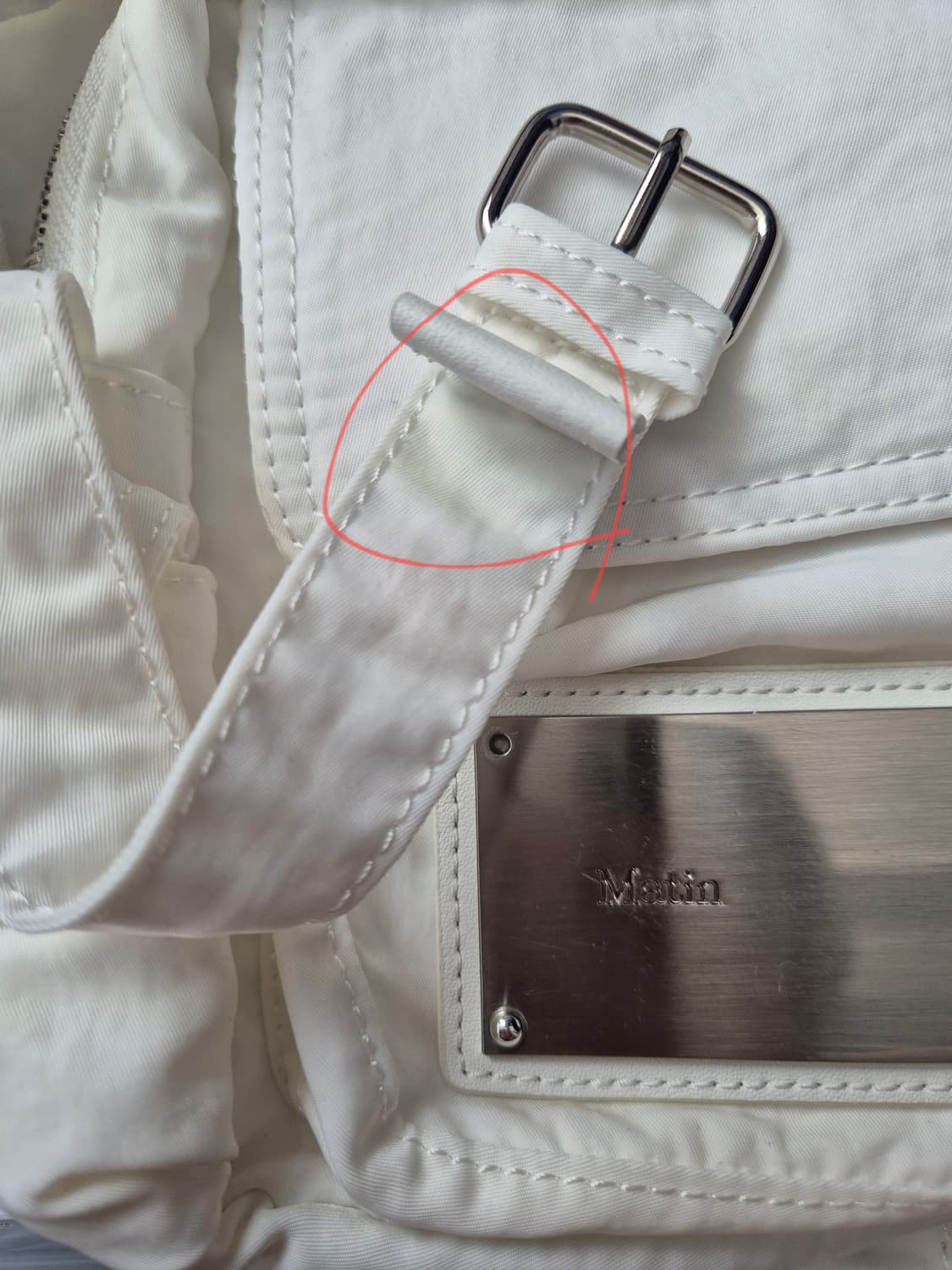 마뗑킴 카고 크로스 미니백 화이트 상품이미지9