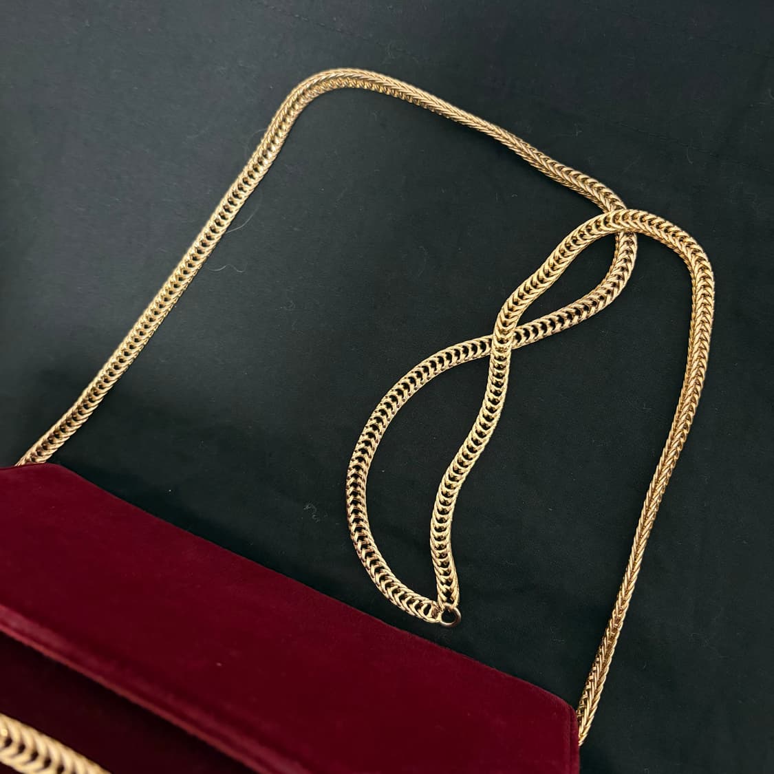 TIME 벨벳 체인 크로스백 버건디 상품이미지2