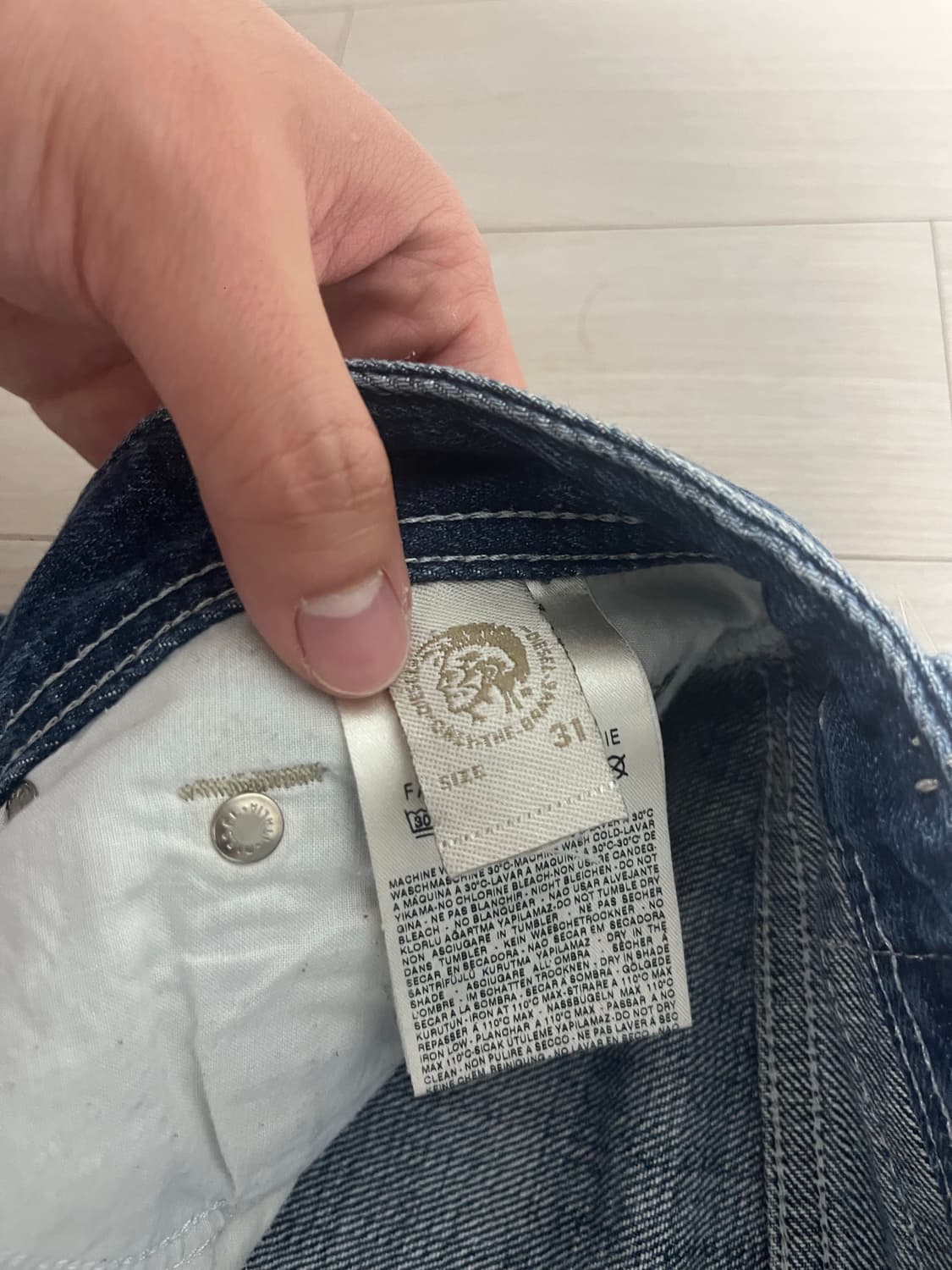 디젤 라키(LARKEE) 레귤러 일자핏 데님 W31 L30 상품이미지3