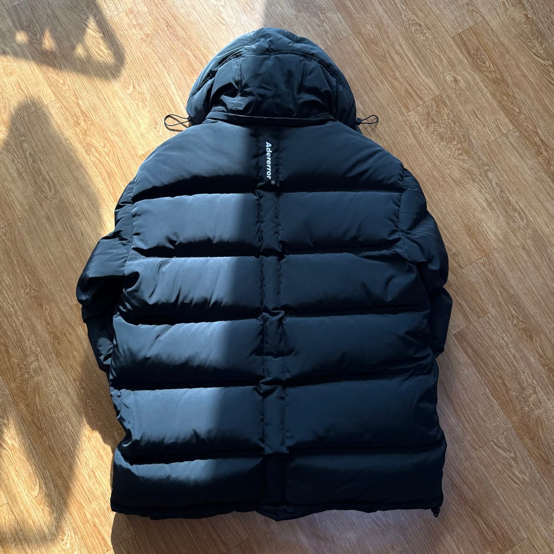 아더에러 로고 패딩 상품이미지3