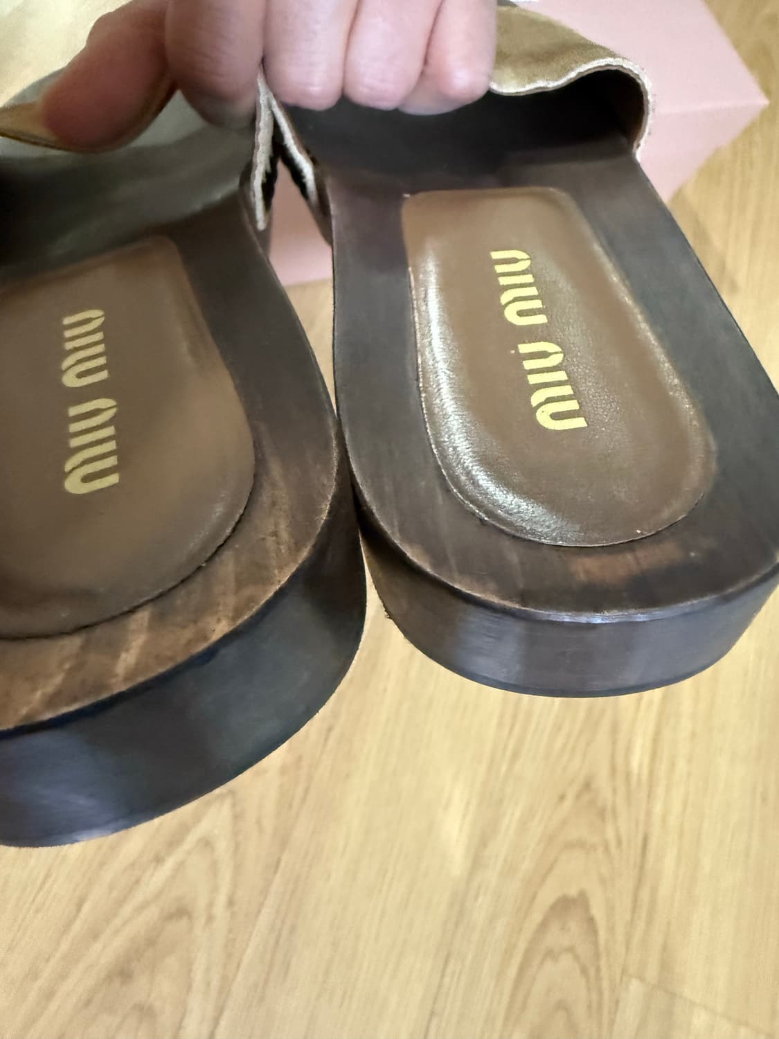 미우미우 25 SS 페이드 스웨이드 클로그 샌들 38 상품이미지4