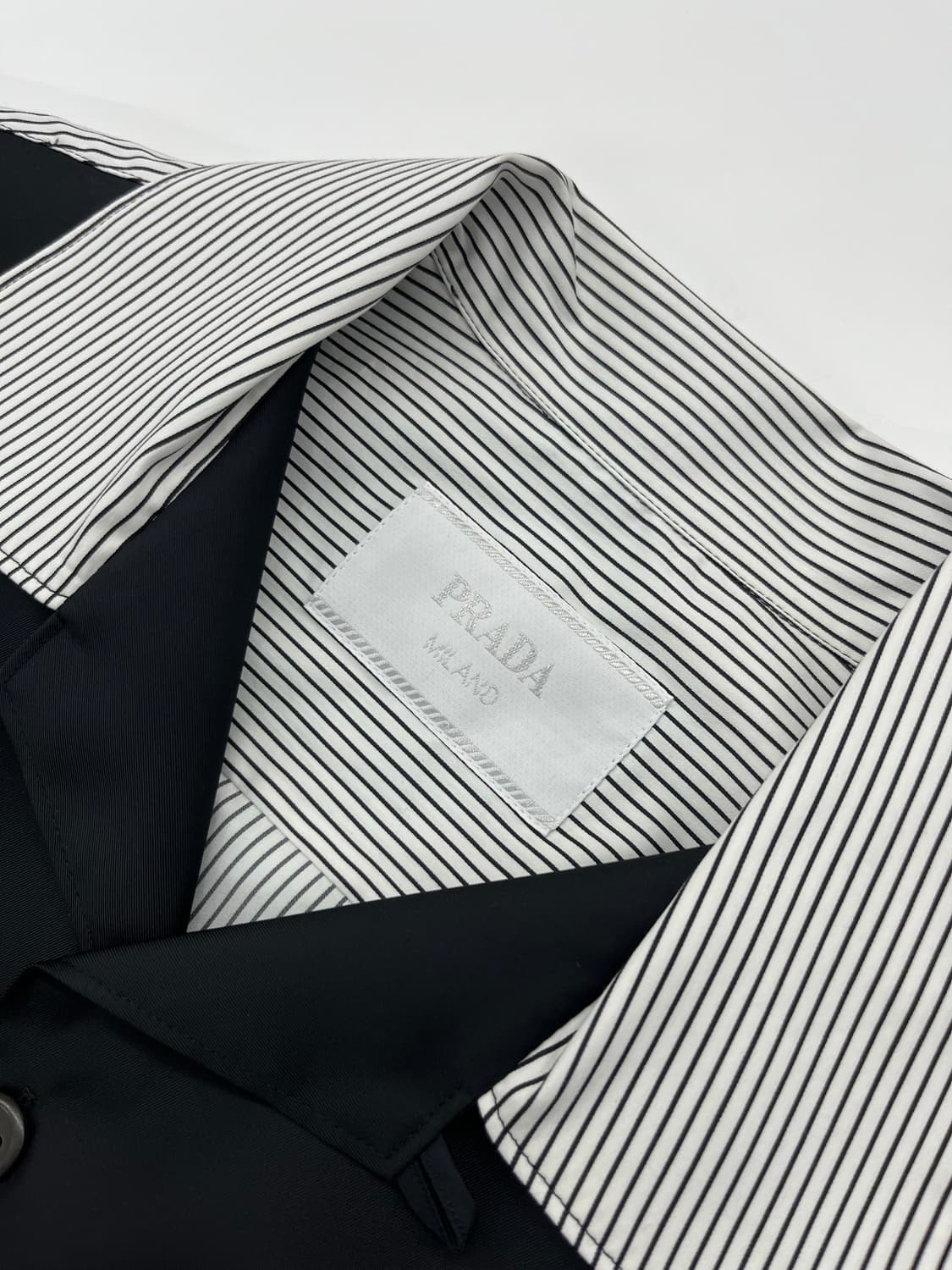 프라다 삼각로고 셔츠 반팔 [S사이즈] 상품이미지3