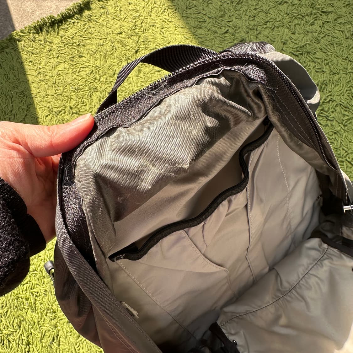 노스페이스 퀘사르 백팩 그레이 블루 OS(30L) 상품이미지8