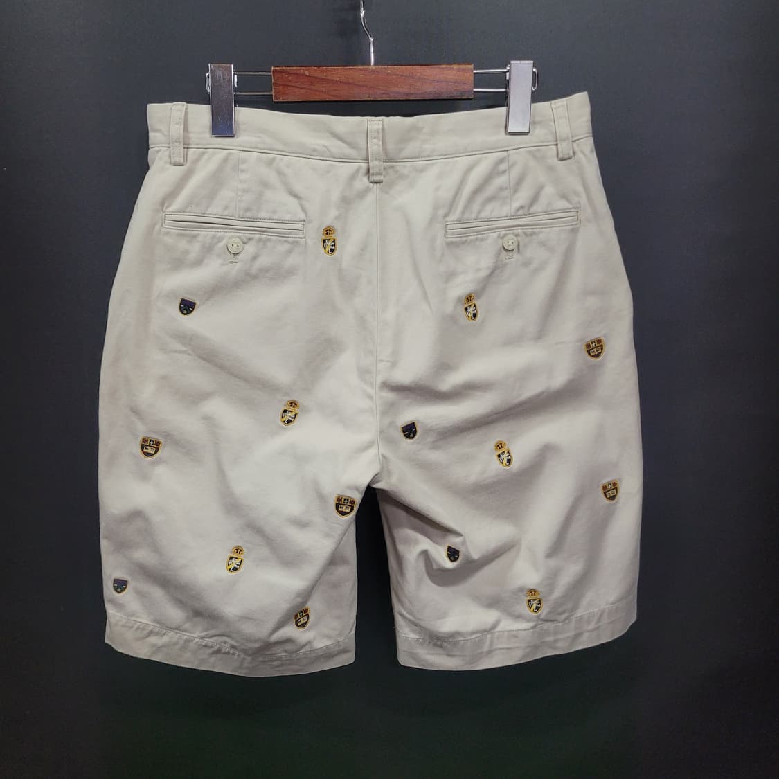랄프로렌의 크레스트 자수 로고 치노 쇼츠팬츠 상품이미지4