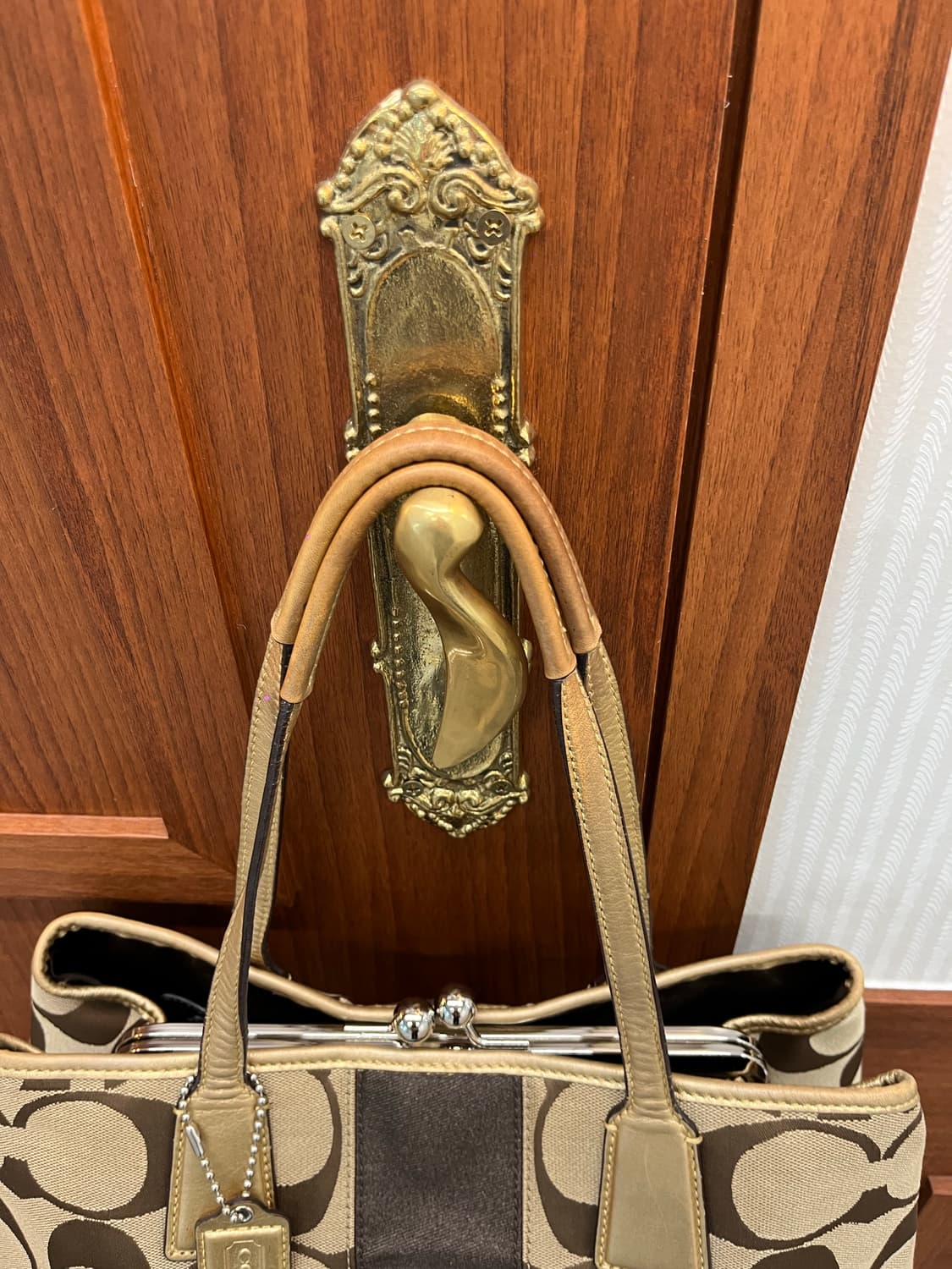 Coach Beige Square Bag 상품이미지8