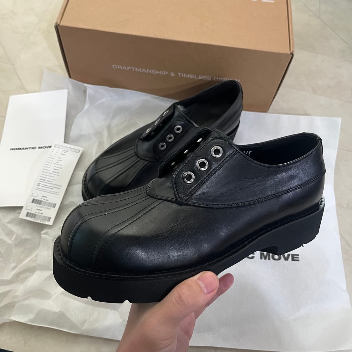 [새상품] 로맨틱무브 덕 더비 크랙블랙 245 265 280 상품이미지4