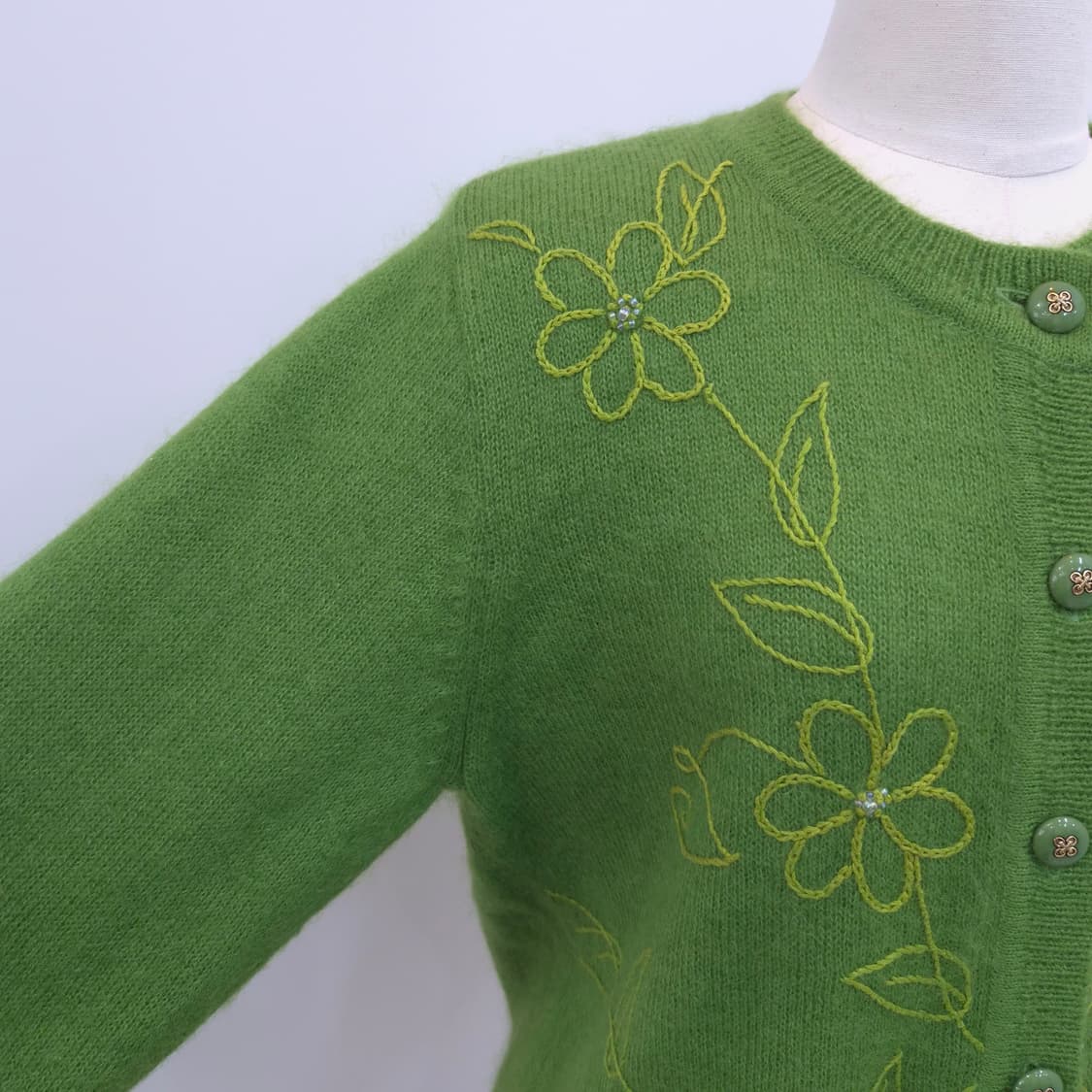 Leece 플라워 자수 울 니트 가디건 상품이미지4