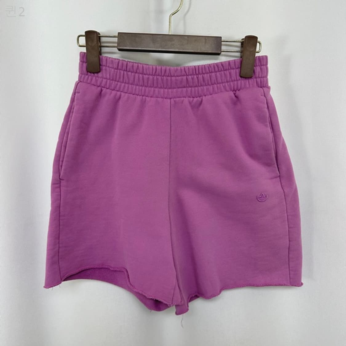 아디다스 여자 밴딩 면 반바지 XS (26-28인치정도) 상품이미지1