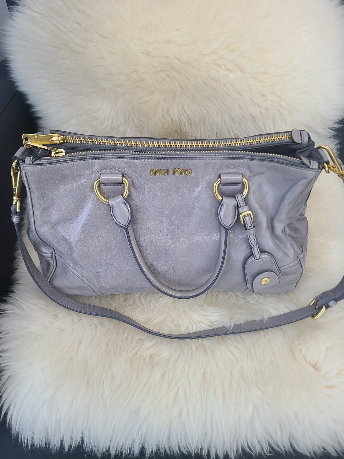 미우미우 비텔로 샤인 토트백 & 숄더백 상품이미지1