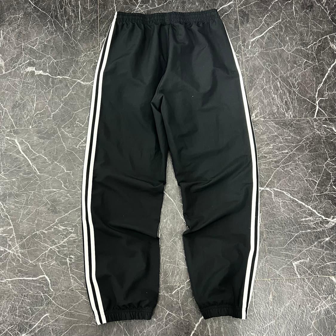 아디다스 블랙 삼선 스트레이트 조거 트랙 팬츠 상품이미지5