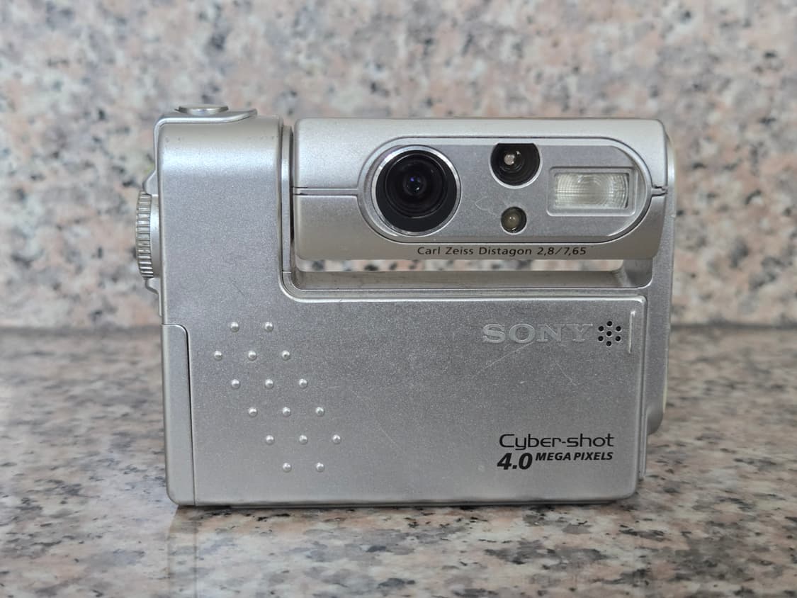 소니 F77 레트로 디카  상품이미지1