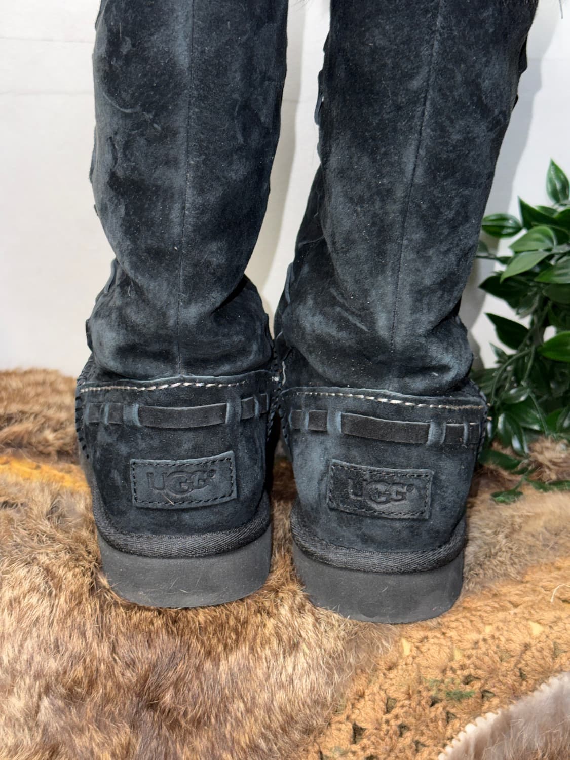 UGG Women’s Rosana black fur boots 상품이미지6