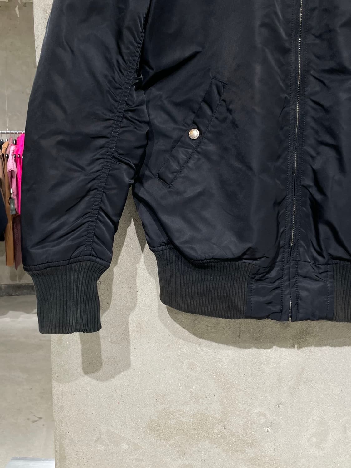 알파 인더스트리 블랙 ma-1 나일론 봄버 자켓 상품이미지4