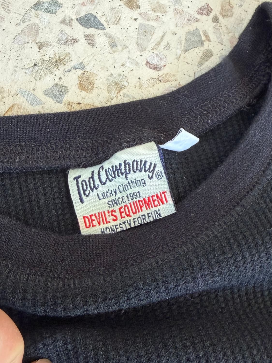 Ted Company Devil’s Equipment 그래픽 롱슬리브 티 상품이미지9